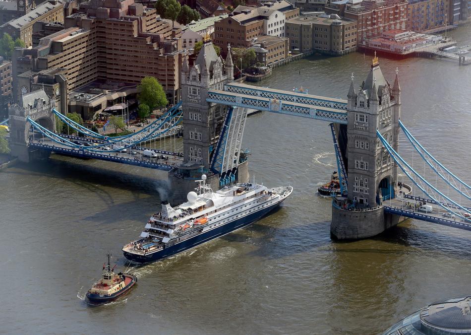 beautiful Tower Bridge Thames