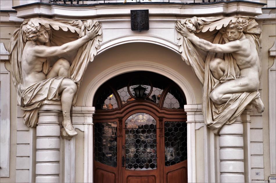 Kamienica Monument Door