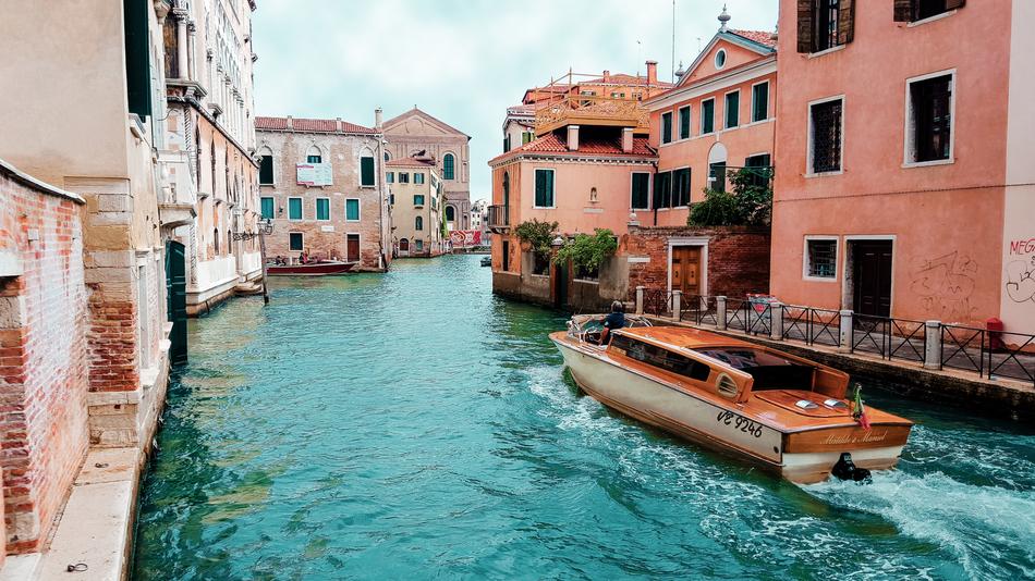 enchanting Italy Boat