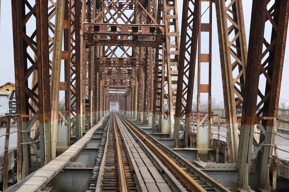 Long Bien Bridge