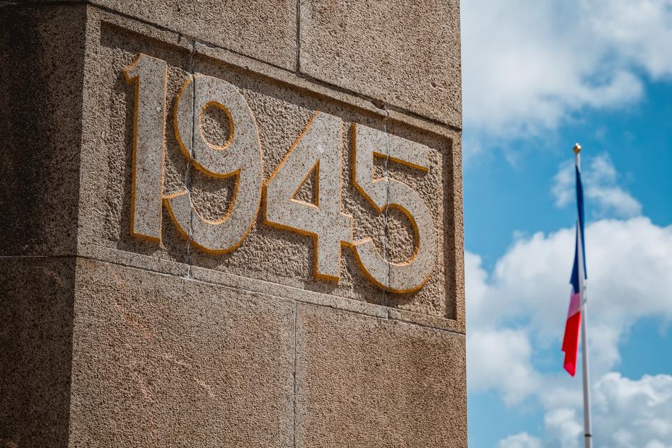 Monument war 1945