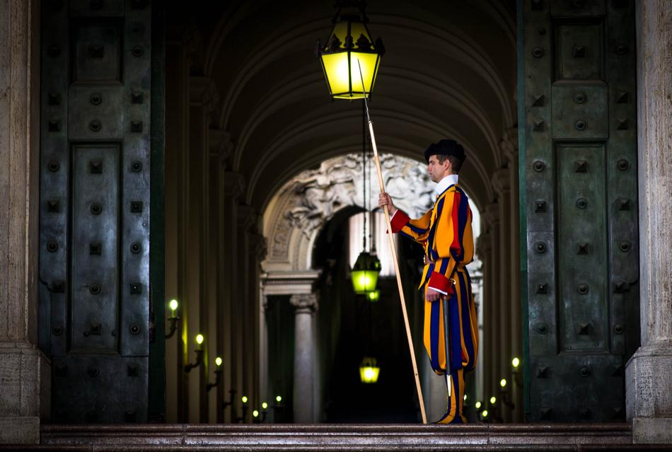 guard at st paul's cathedral