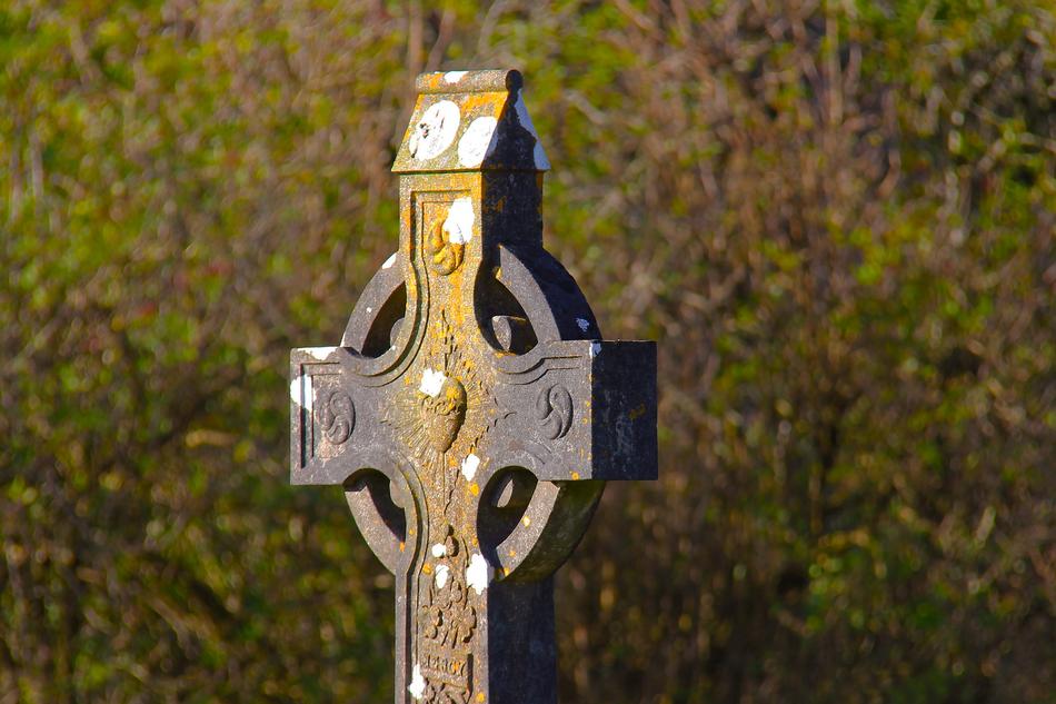 Monastic Ruins cross