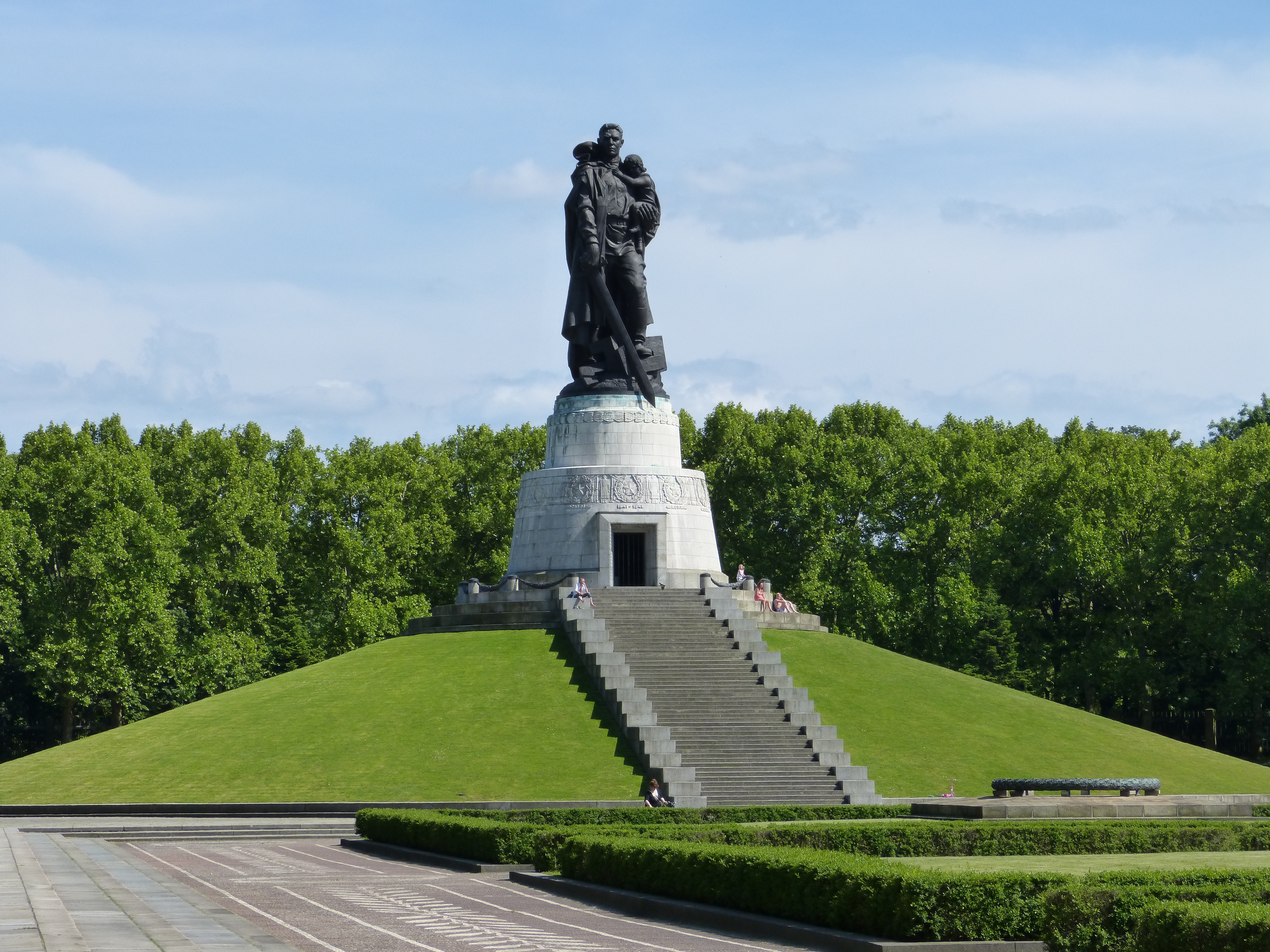 Фотография памятника в трептов парке