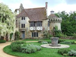 ravishing Scotney Castle