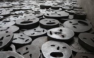 faces on steel circles