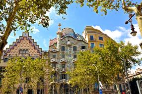 unusual facades in the architecture of Barcelona