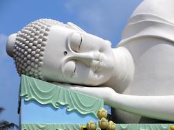 Viet Nam Temple statue sleep
