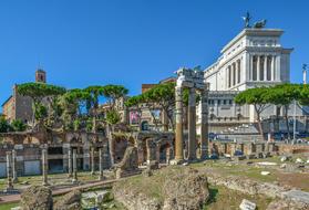 famous Rome Monument