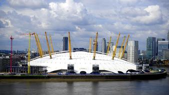 London Landmark and river