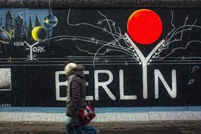 East Side Gallery Berlin person