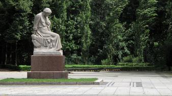 Berlin Statue in park