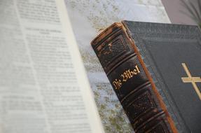 Bible Old Church text