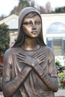 Statue Funerary Girl