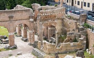 Roma Italy ruins