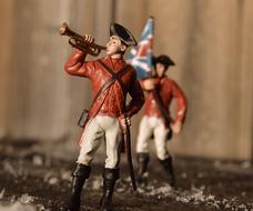 figurines of british soldiers