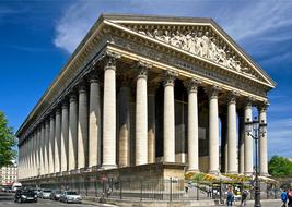 madeleine church with columns in paris