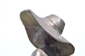hat Women Monument