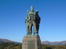 Memorial Soldiers blue sky