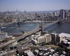 famous Manhattan Skyline and river