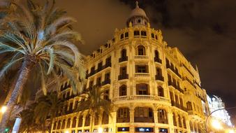 valencia architecture at night