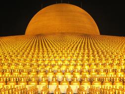 Dhammakaya Pagoda golden temple