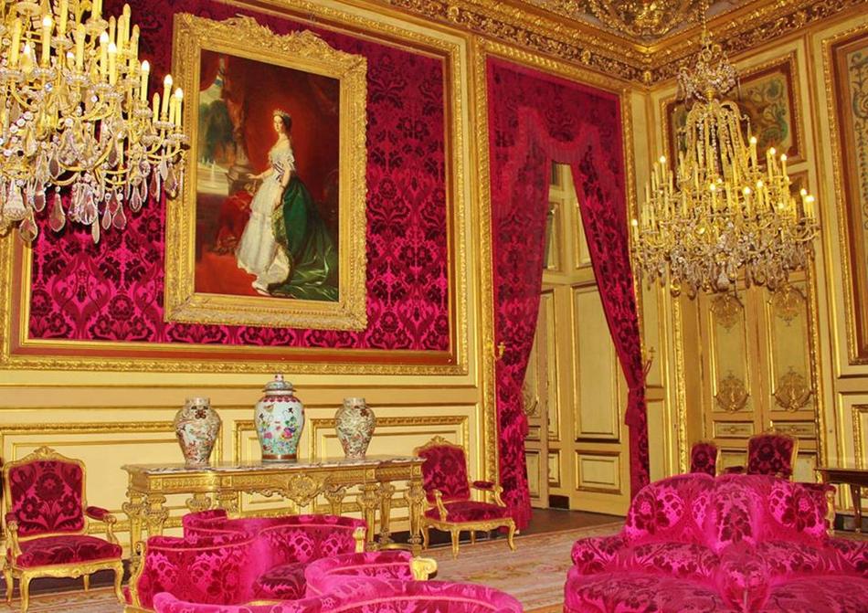 Paris Louvre room