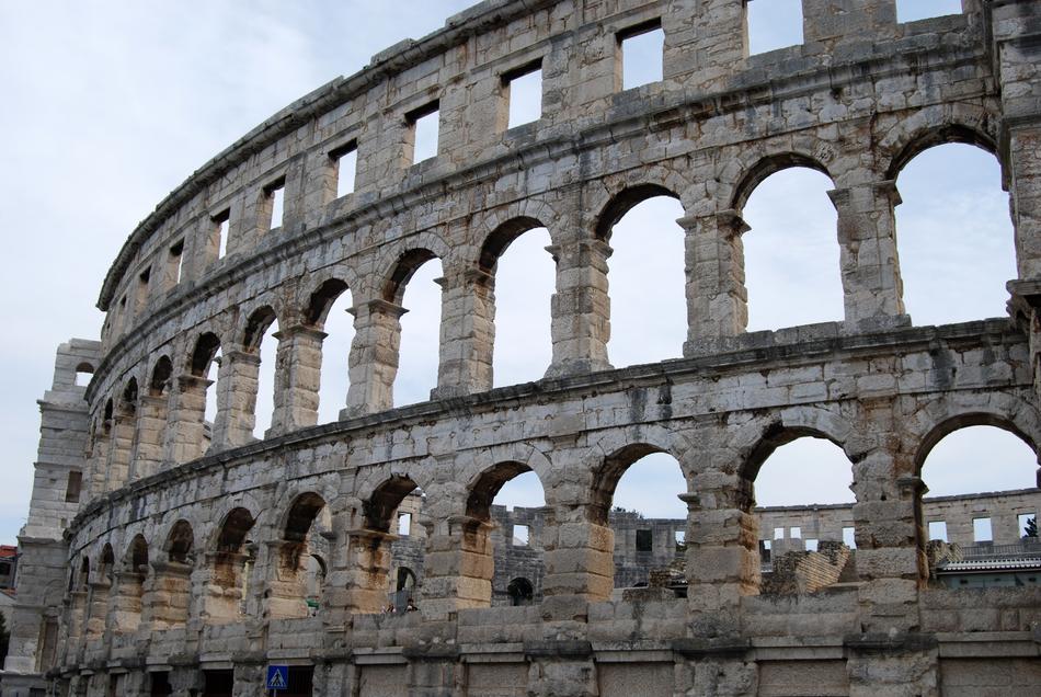 Coliseum Pula Arena monuments