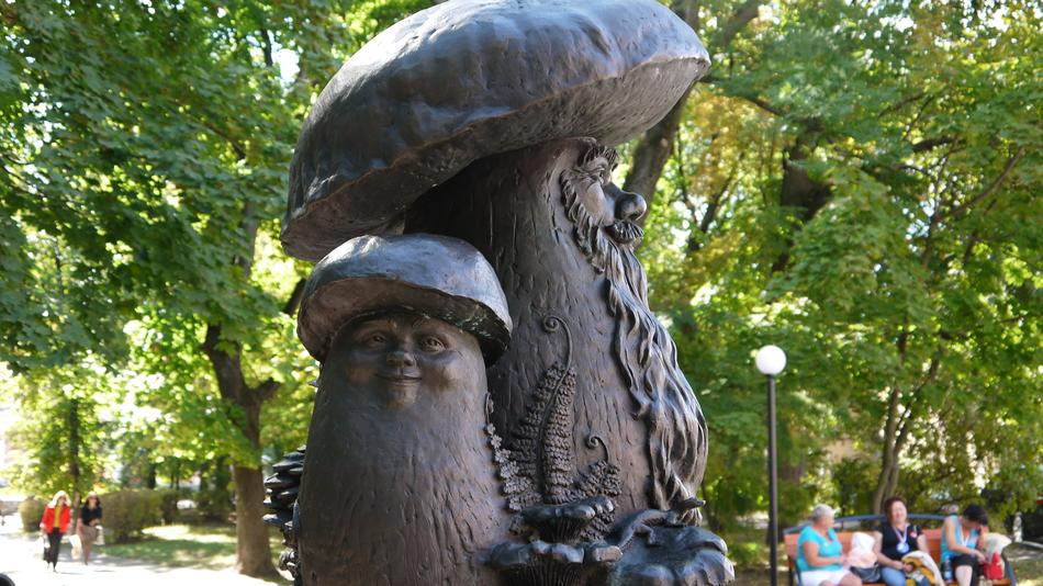 Ryazan statue Mushrooms
