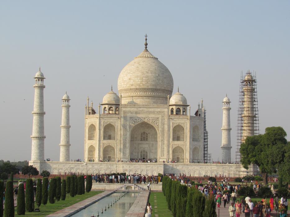 garden in front of Taj Mahal in India