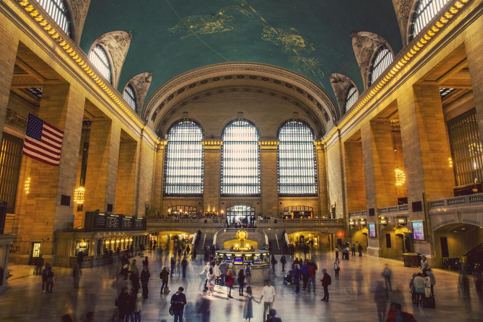 panoramic view of the grand central halls in new york
