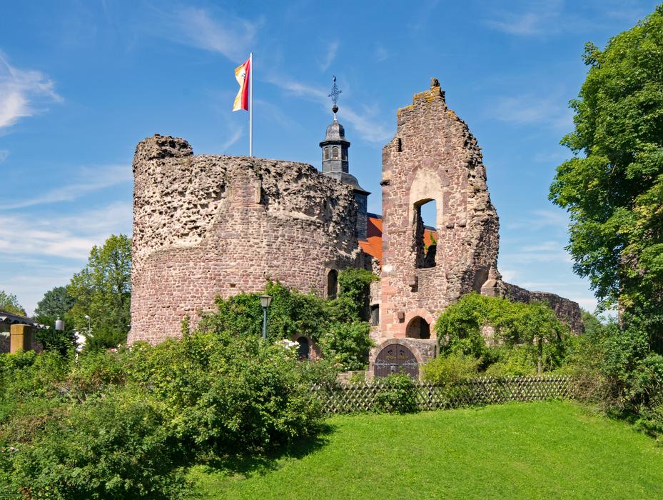 Castle and Three Oak green