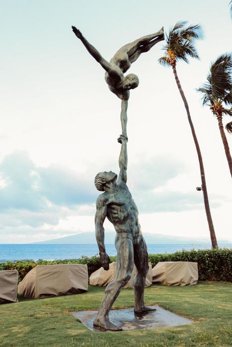 statue on the beach in hawaii