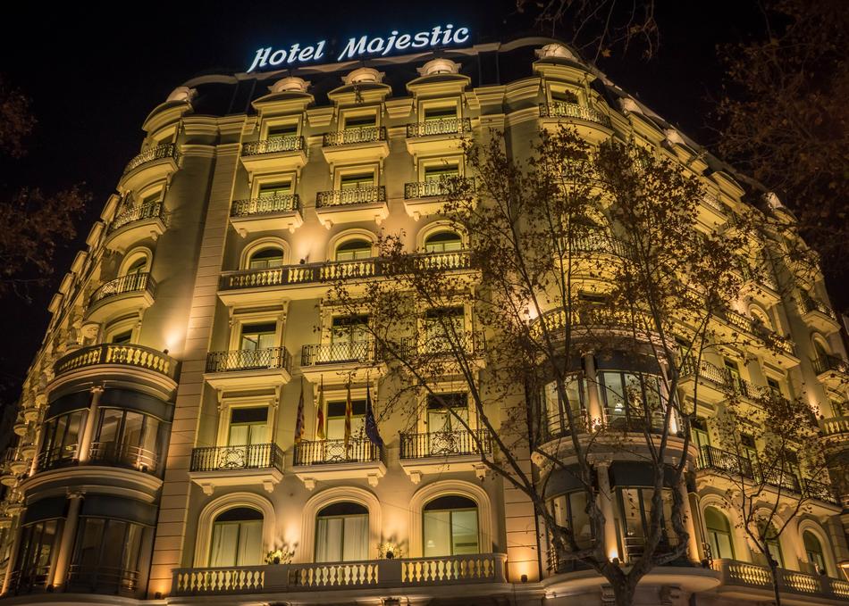Hotel Majestic in barcelona at night