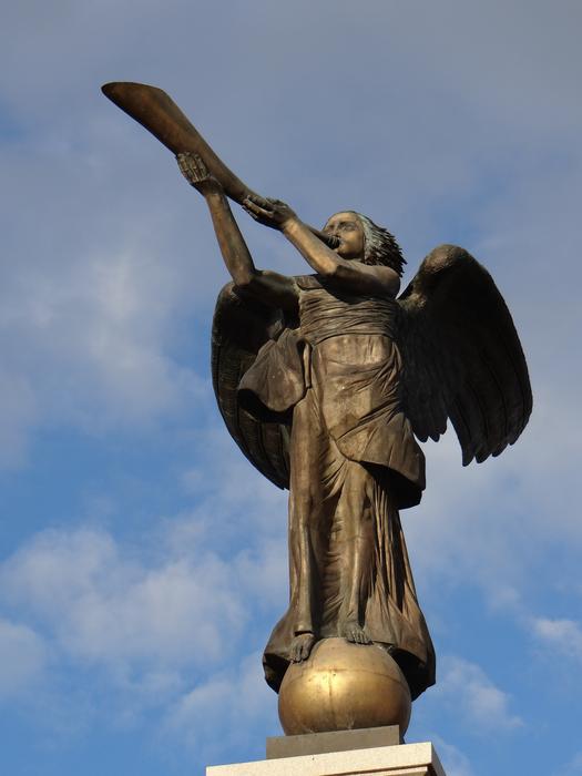 Angel Districts statue