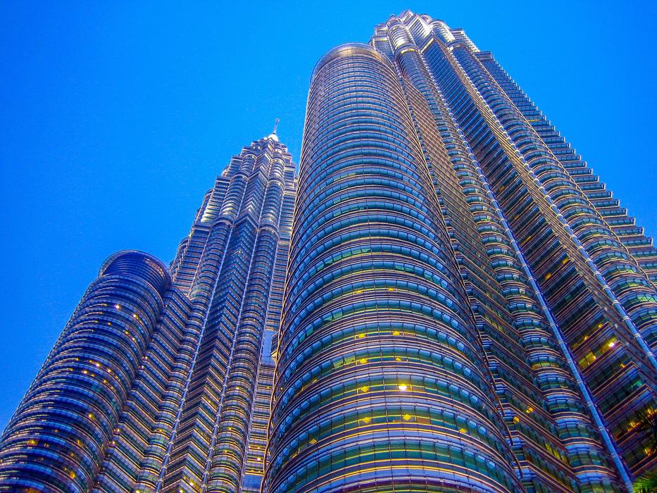 Popular tourist attraction in Malaysia petronas twin towers free 