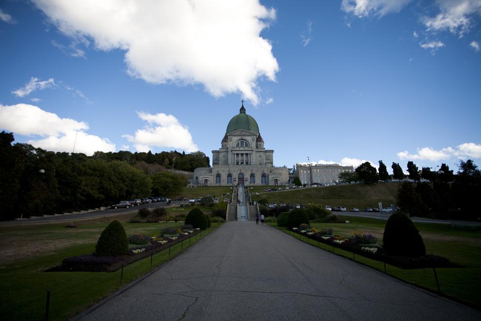 the road leading to the church in montreal