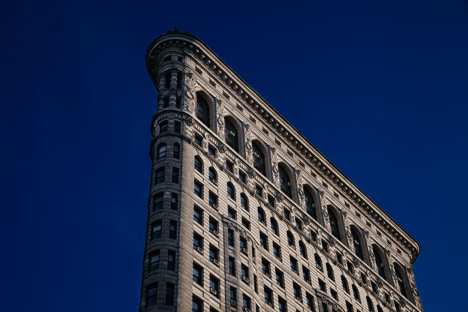 flatiron building,sharp angle