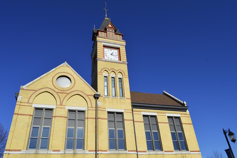 clock tower architecture in oconomowoc