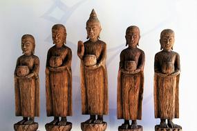 wooden sculptures in buddhism in sri lanka