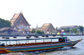 pleasure boat in bangkok