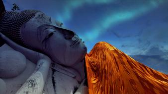 Reclining Buddha in Wat Khun
