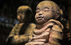 happy People Statue
