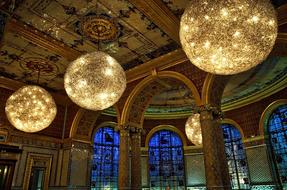 gold in church decoration