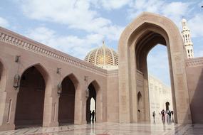 amazing Sultan Qaboos Grand Mosque