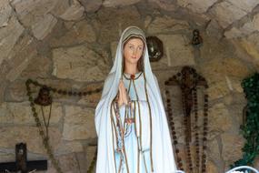 statue of holy Maria