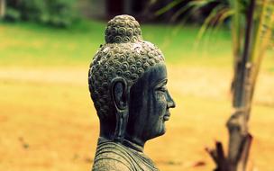 Lord Buddha Garden statue