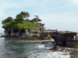 tanah lot Temple on seaside, indonesia, Bali