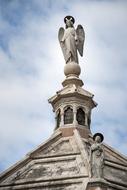 impressively beautiful Himmel Statue