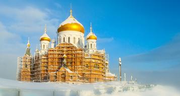 Russia Winter Cold gold roof
